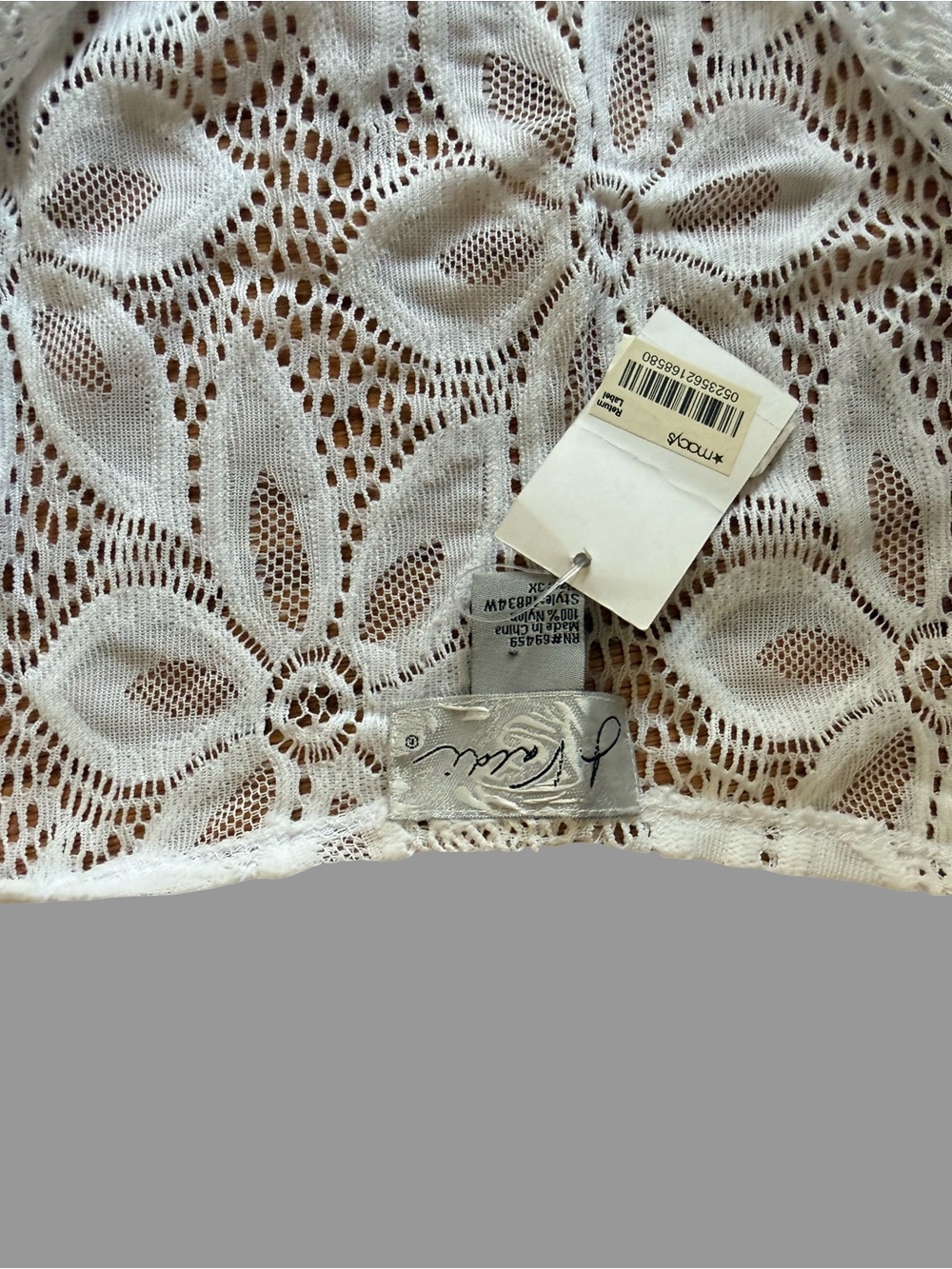 White Crochet Lace Top with Floral Motif - Picture 3 of 3